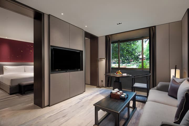 HUALUXE Hotels and Resorts Xi'an Tanghua, an IHG hotel