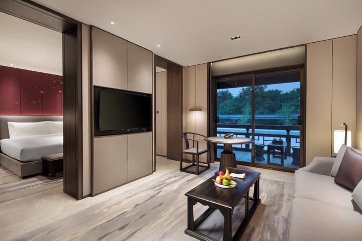 HUALUXE Hotels and Resorts Xi'an Tanghua, an IHG hotel