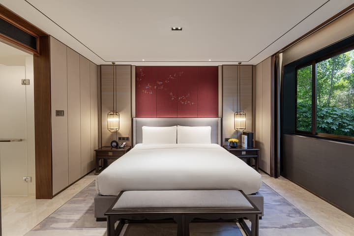 HUALUXE Hotels and Resorts Xi'an Tanghua, an IHG hotel