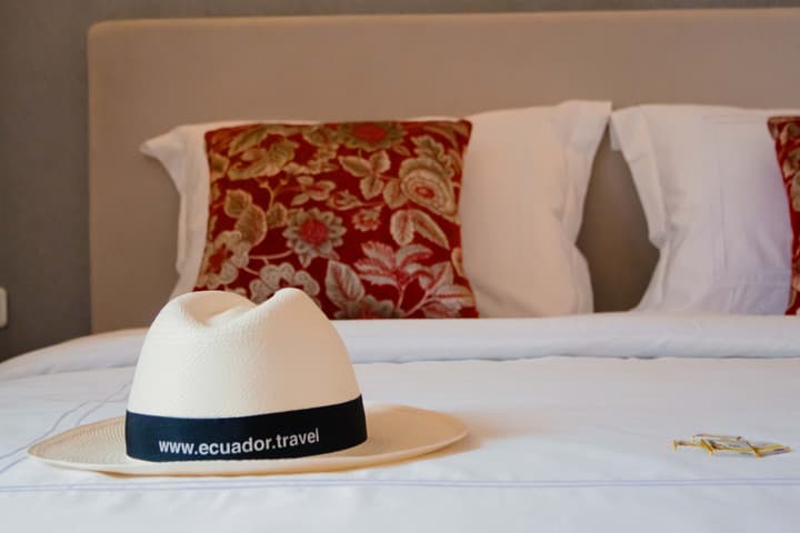 Adamas House Hotel