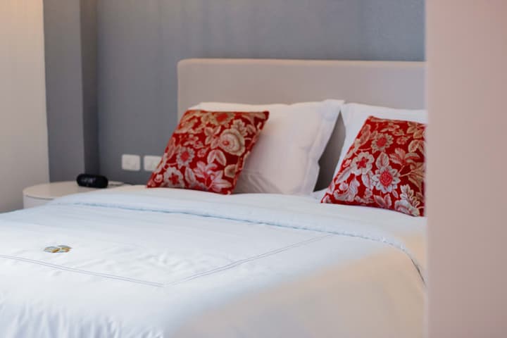 Adamas House Hotel