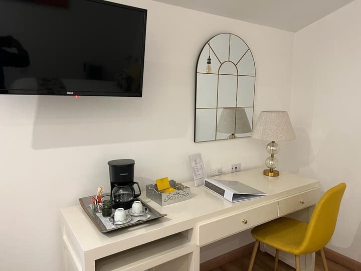 Adamas House Hotel
