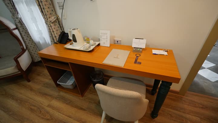 Adamas House Hotel
