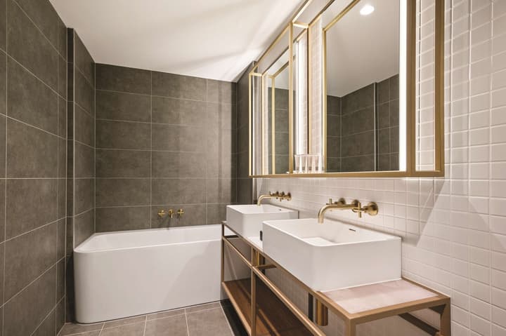 Vibe Hotel Melbourne