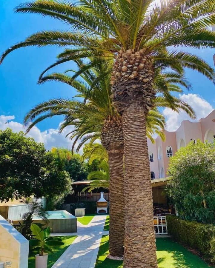 Karteros Hotel