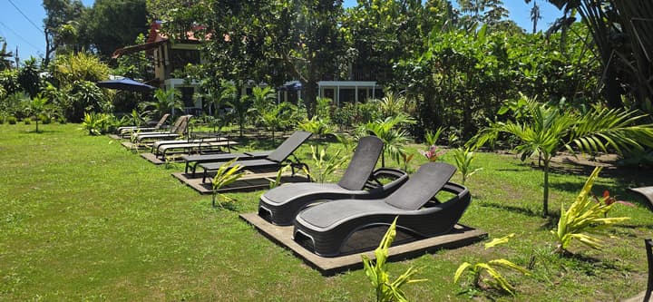 Hotel Tortuguero Beachfront