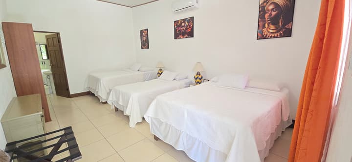 Hotel Tortuguero Beachfront