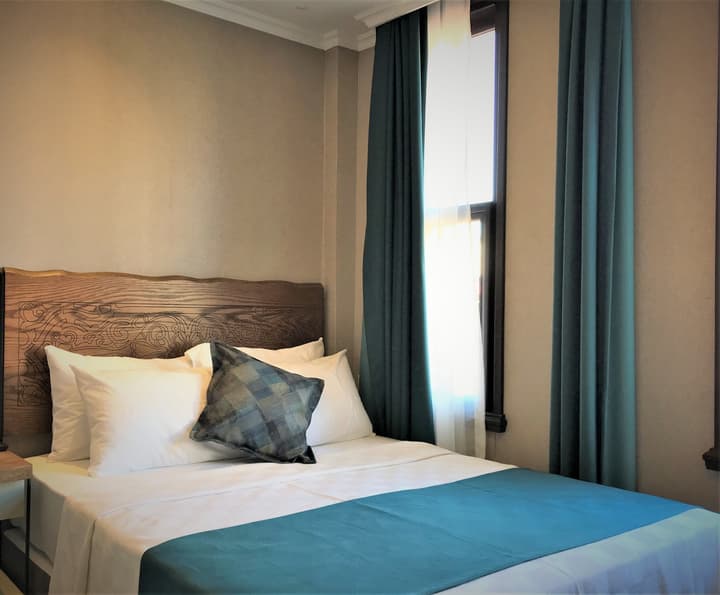 Galatahan Hotel