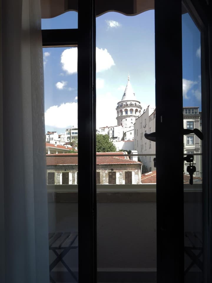 Galatahan Hotel