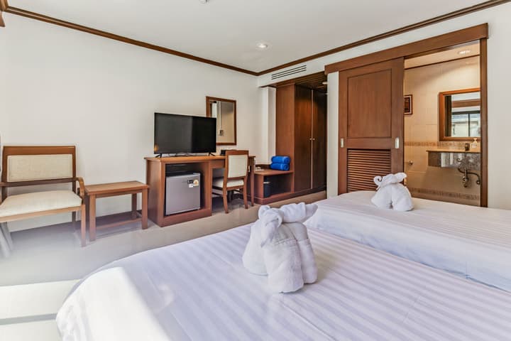 Rattana Beach Hotel