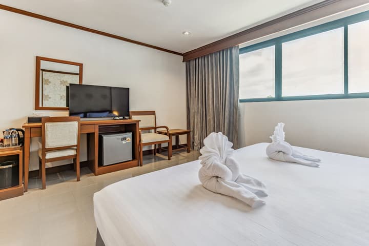 Rattana Beach Hotel