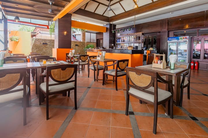 Rattana Beach Hotel