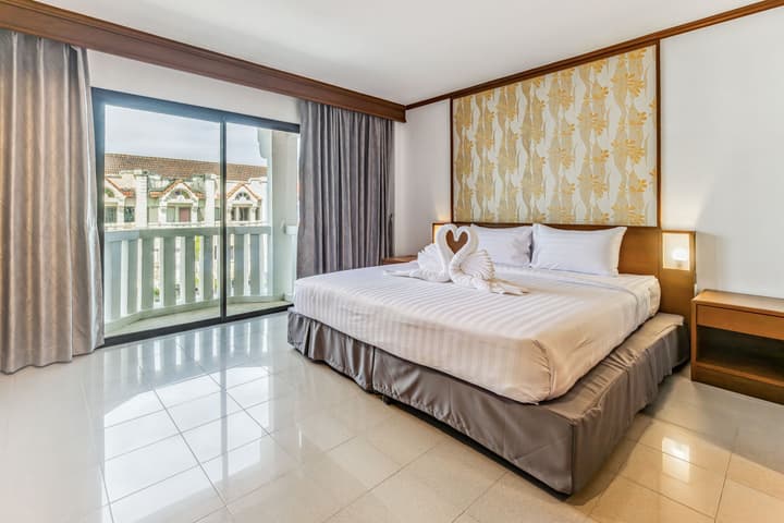 Rattana Beach Hotel