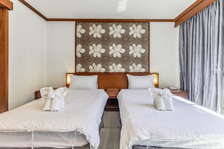 Rattana Beach Hotel