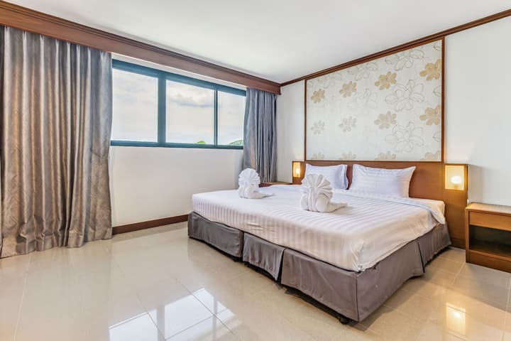 Rattana Beach Hotel