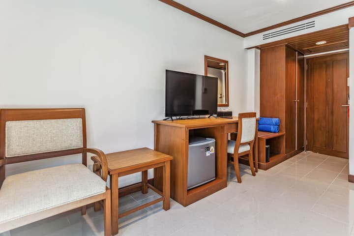Rattana Beach Hotel