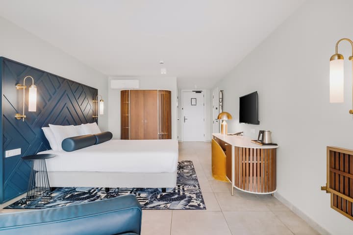 Mangrove Beach Corendon Curacao All-Inclusive Resort, Curio by Hilton