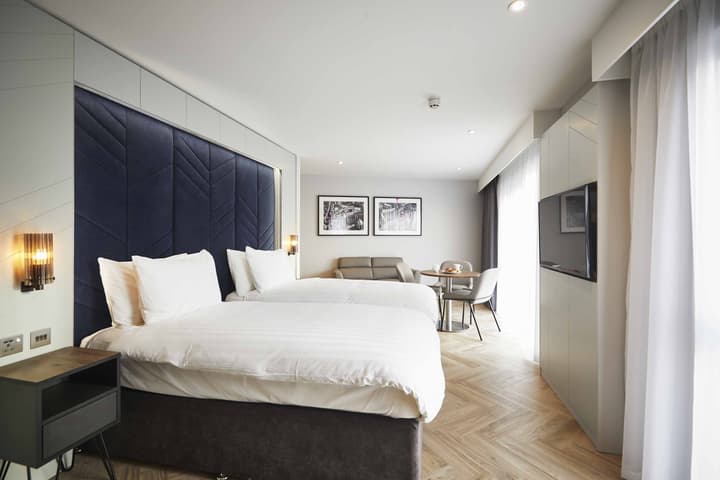 Roomzzz York City
