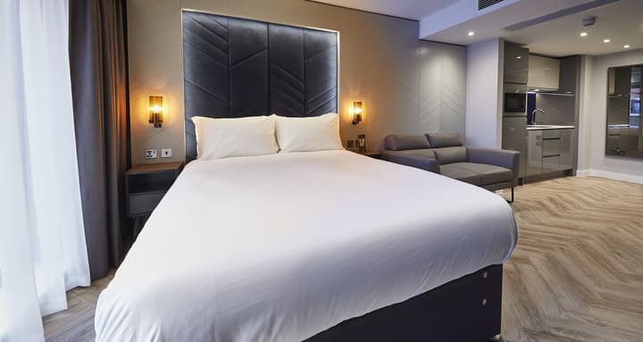 Roomzzz York City