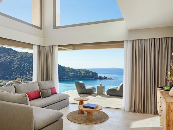 Elix, Mar-Bella Collection