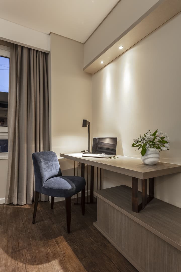 Huinid Obelisco Hotel