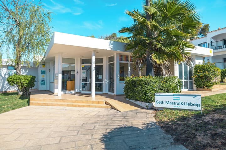 Apartamentos Seth Mestral y Llebeig