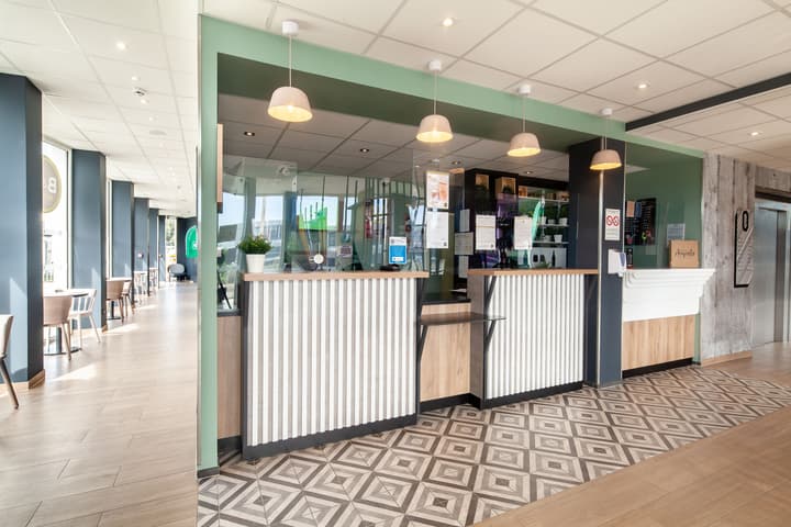 B&B HOTEL MASSY Gare TGV