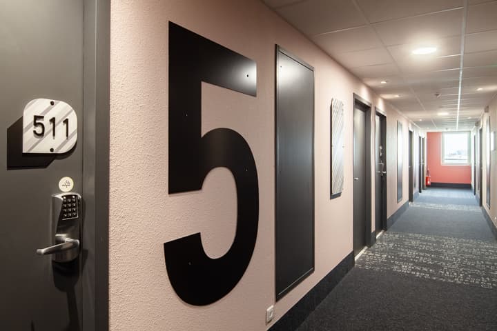 B&B HOTEL MASSY Gare TGV