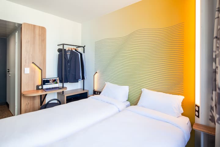 B&B HOTEL MASSY Gare TGV