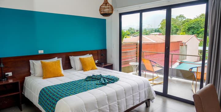 La Fortuna Lodge by Treebu Hotels