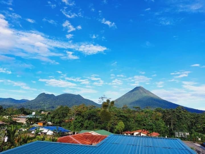 La Fortuna Lodge by Treebu Hotels