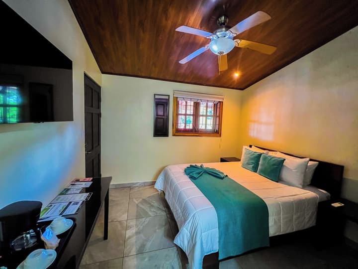 La Fortuna Lodge by Treebu Hotels