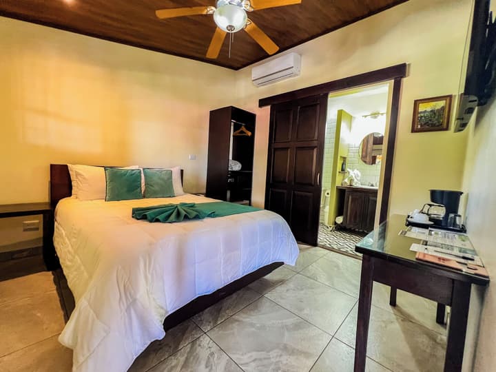 La Fortuna Lodge by Treebu Hotels