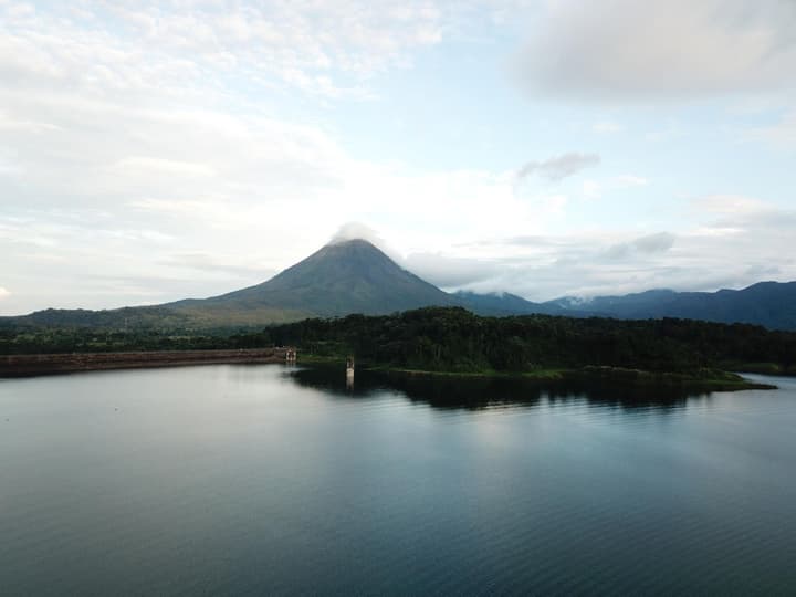 La Fortuna Lodge by Treebu Hotels