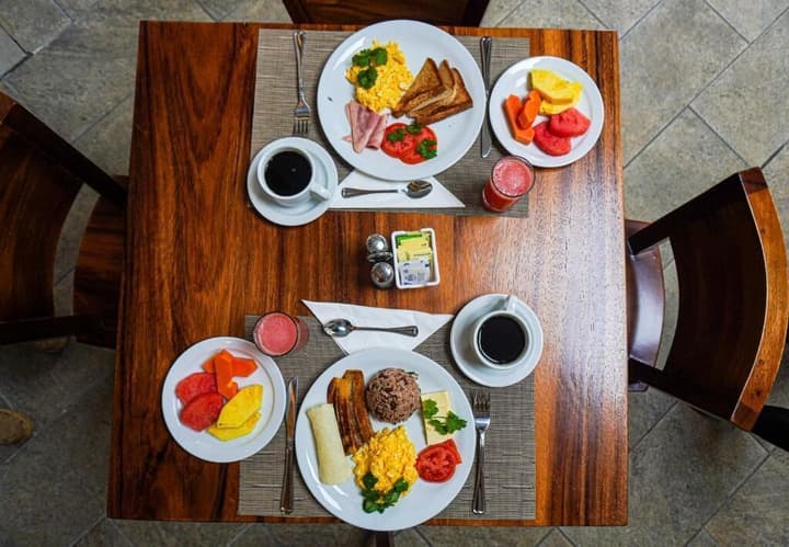 La Fortuna Lodge by Treebu Hotels