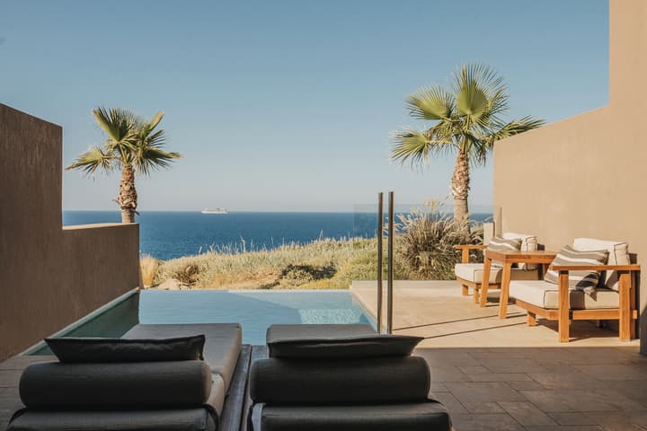 Acro Wellness Suites - Adults Only