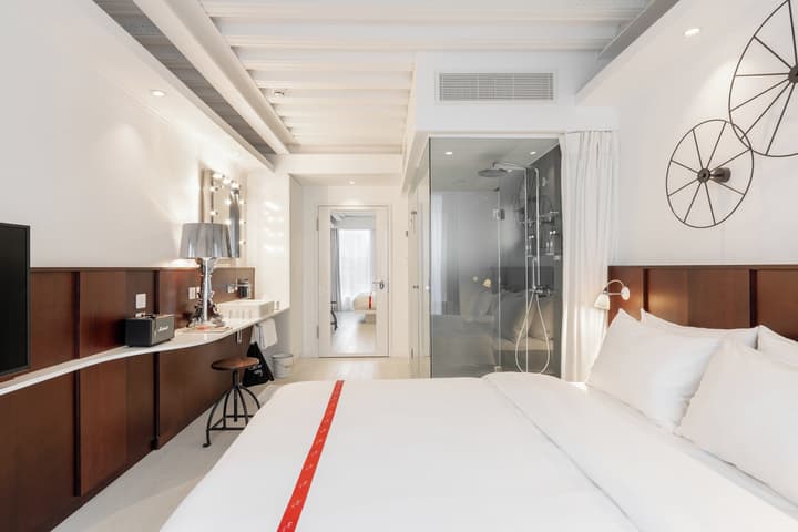 Ruby Lucy Hotel London by IHG