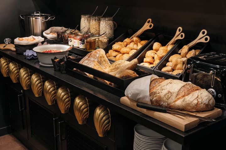 Ruby Lucy Hotel London by IHG