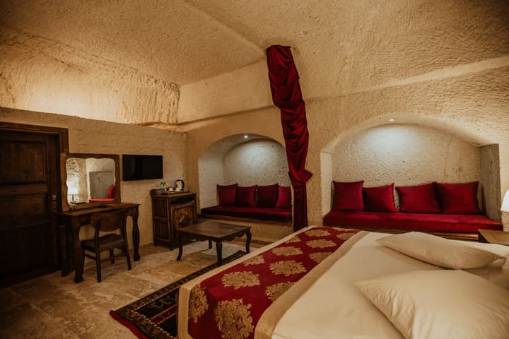 Kismet Cave Mansion