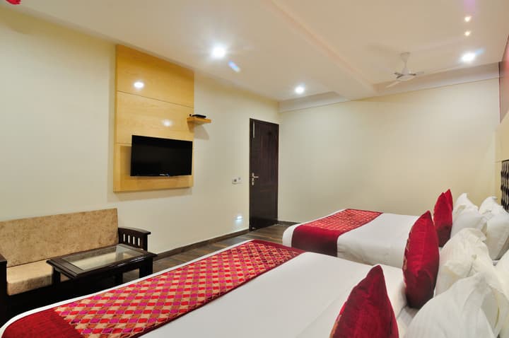 Hotel Grand Uddhav