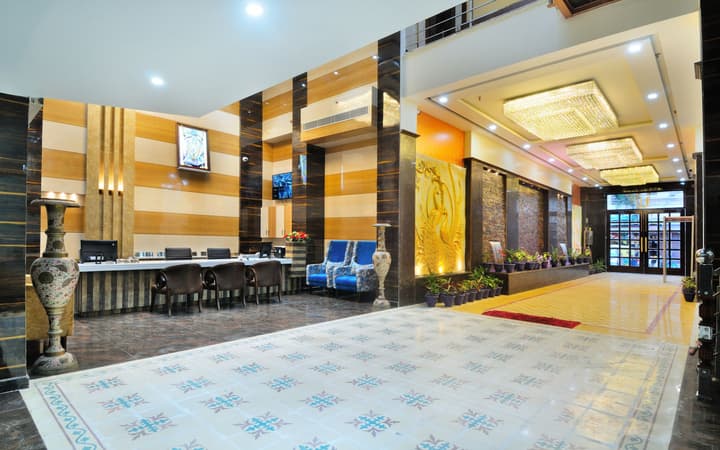 Hotel Grand Uddhav