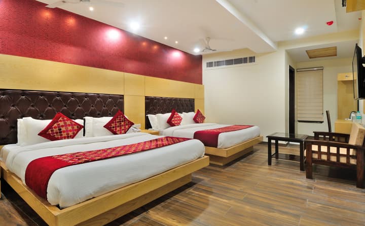 Hotel Grand Uddhav