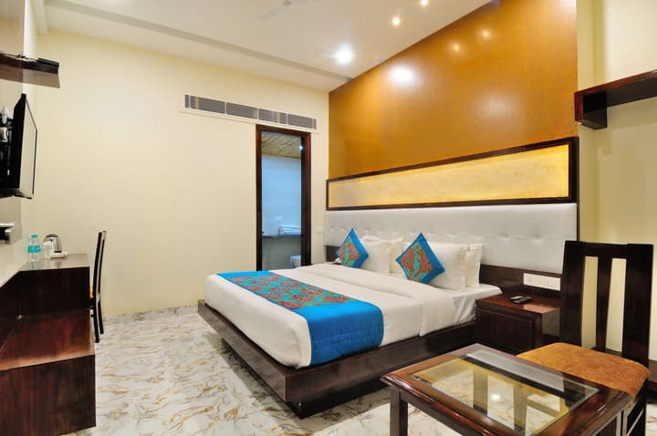 Hotel Grand Uddhav