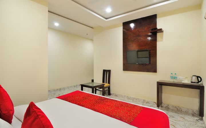 Hotel Grand Uddhav
