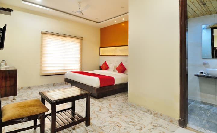 Hotel Grand Uddhav