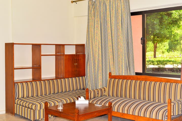 Eagle's Paradise Beach Resort Abu Soma