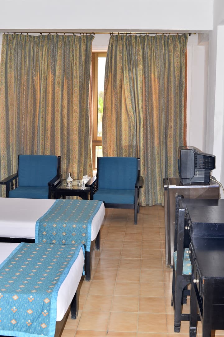 Eagle's Paradise Beach Resort Abu Soma