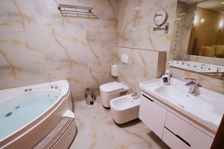 Albanopolis Hotel
