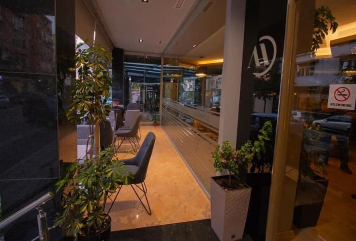 Albanopolis Hotel