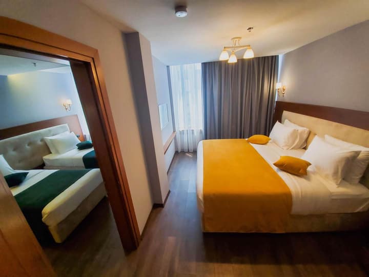 Albanopolis Hotel